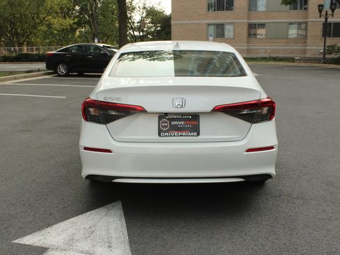 Used 2022 Honda Civic LX image 8