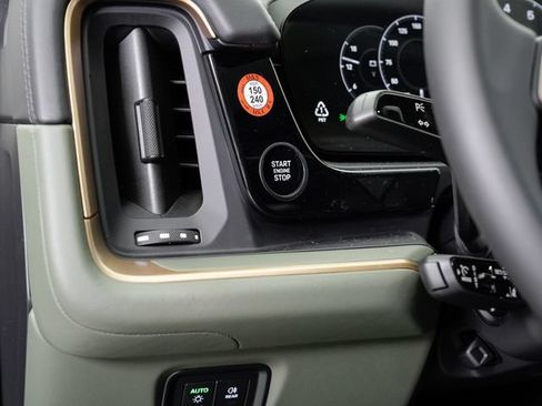 New 2026 Porsche Cayenne Coupe AWD/4WD image 9