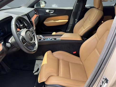 Used 2024 Volvo XC60 B5 Ultimate AWD/4WD image 5