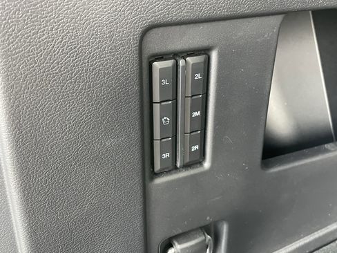 Used 2022 Ford Expedition XLT image 7