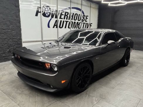 Used 2014 Dodge Challenger R/T RWD image 5