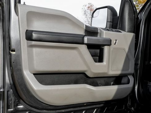 Used 2016 Ford F150 XLT image 49