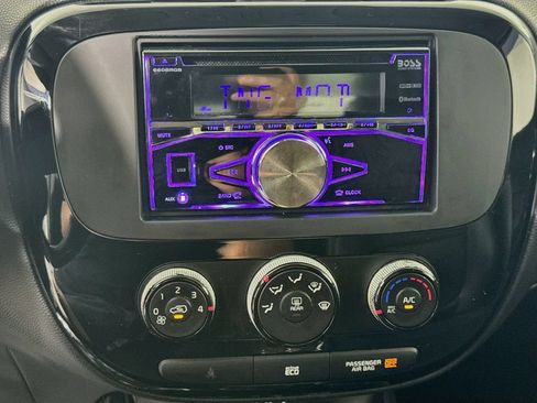 Used 2016 Kia Soul ! FWD image 21