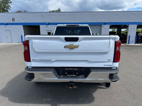 Used 2024 Chevrolet Silverado 3500 LT w/ Convenience Package AWD/4WD image 4