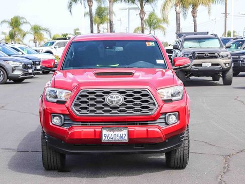 Used 2020 Toyota Tacoma TRD Sport w/ Technology Package RWD image 2