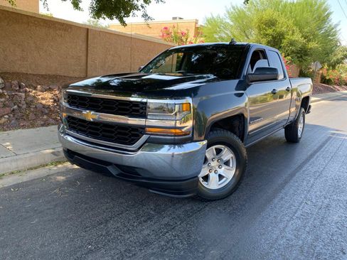 Used 2018 Chevrolet Silverado 1500 LT AWD/4WD image 65