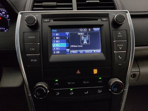 Used 2016 Toyota Camry LE FWD image 25