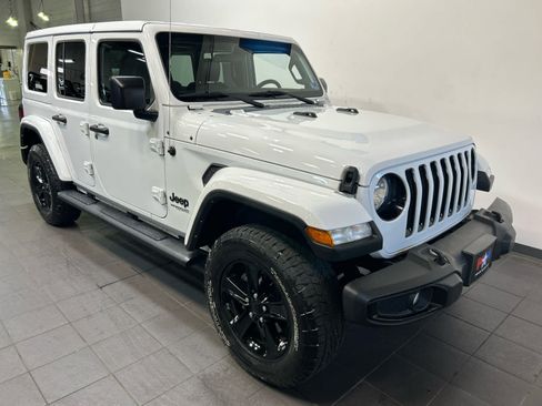 Used 2021 Jeep Wrangler Unlimited Sahara AWD/4WD image 2