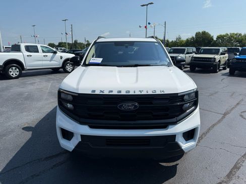 Certified 2025 Ford Expedition Active AWD/4WD image 22
