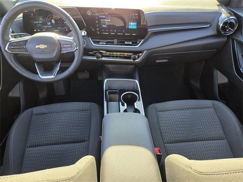 Used 2025 Chevrolet Equinox LT image 13