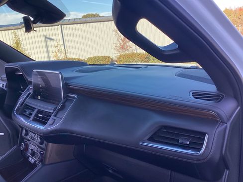 Used 2023 Chevrolet Tahoe High Country w/ Premium Package image 18