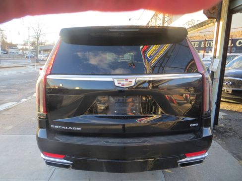 Used 2023 Cadillac Escalade ESV Luxury image 29