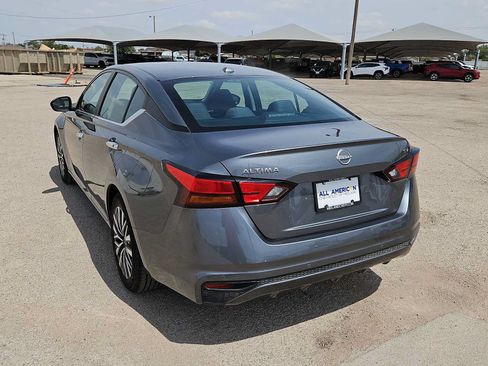 Used 2024 Nissan Altima 2.5 SV FWD image 6