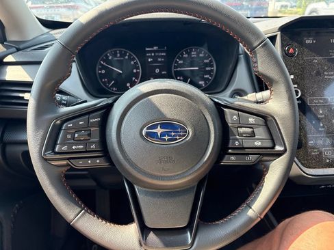 Used 2025 Subaru Crosstrek 2.5i Limited AWD/4WD image 2