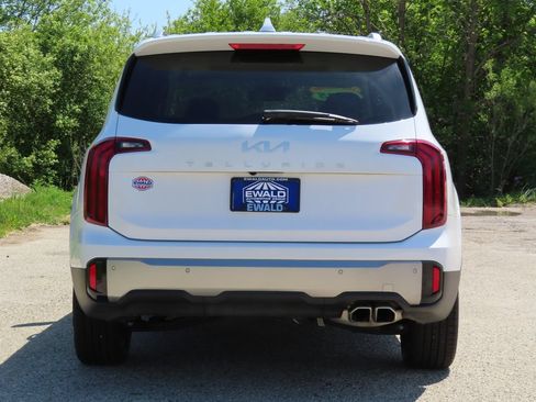Certified 2025 Kia Telluride S FWD image 20