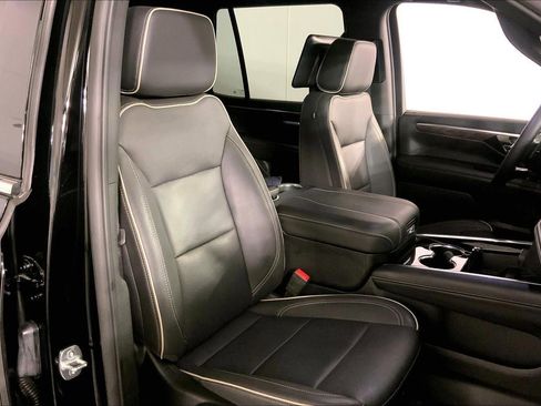 Used 2025 Chevrolet Tahoe Premier AWD/4WD image 7