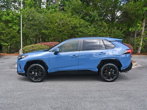 Certified 2024 Toyota RAV4 SE w/ Convenience Package AWD/4WD image 2