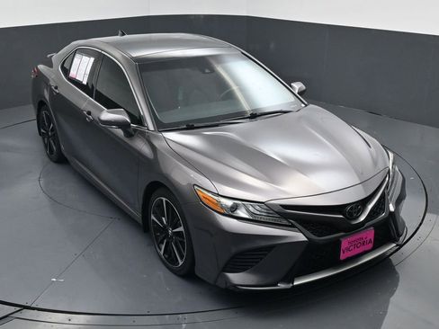 Used 2019 Toyota Camry XSE image 15