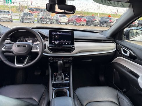 Used 2026 Jeep Compass Limited image 14