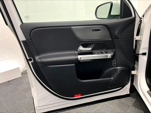 Certified 2022 Mercedes-Benz GLB 250 image 24