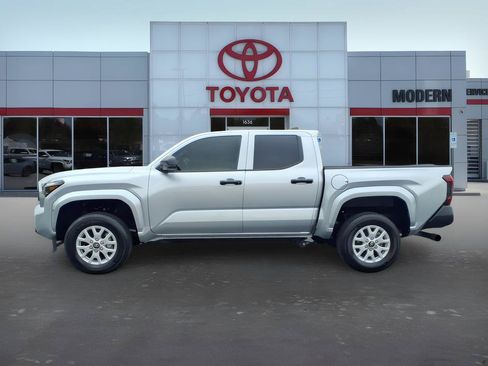 Certified 2025 Toyota Tacoma SR AWD/4WD image 2