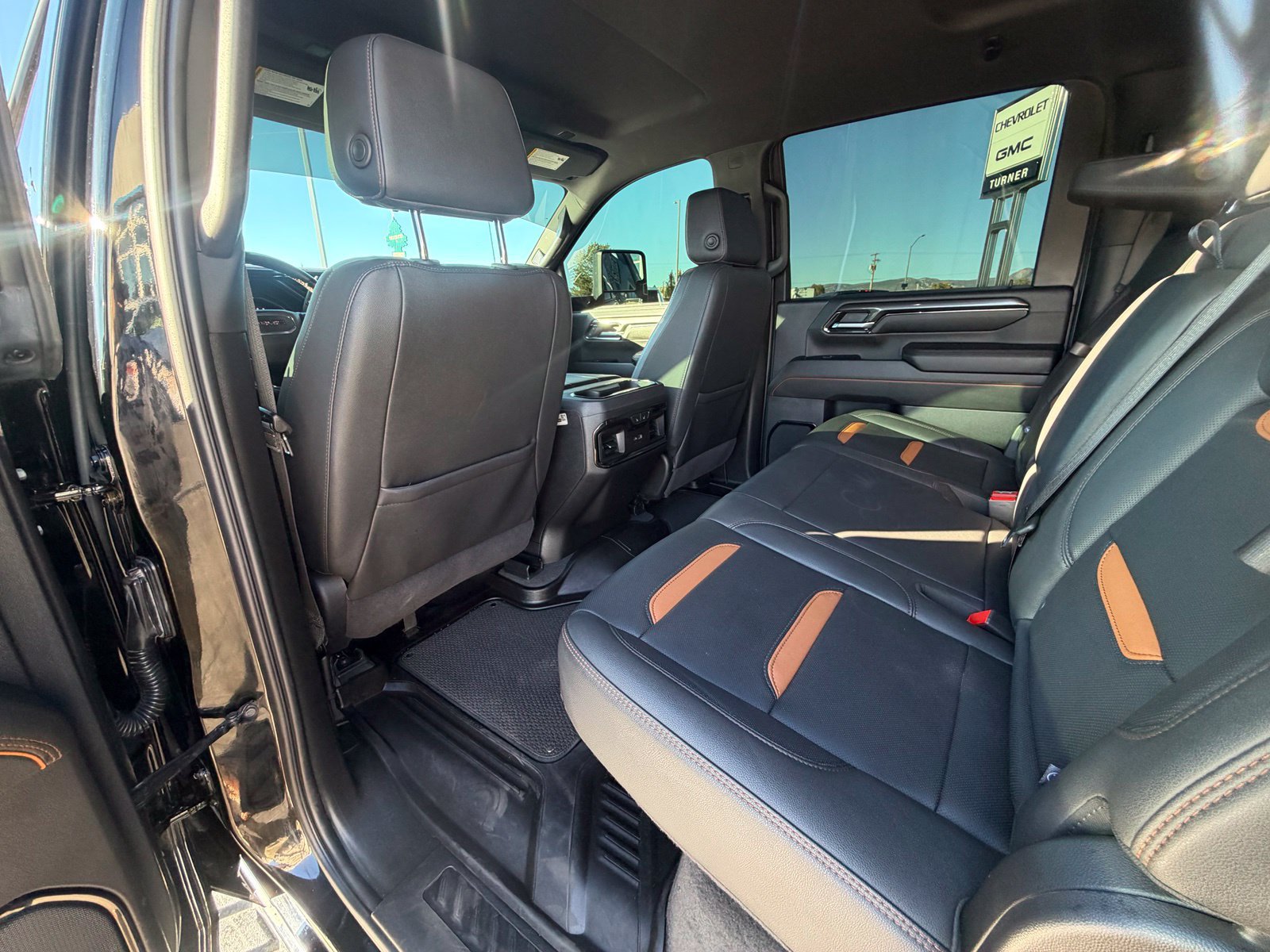 Used 2024 GMC Sierra 2500 AT4 w/ Technology Package AWD/4WD image 24