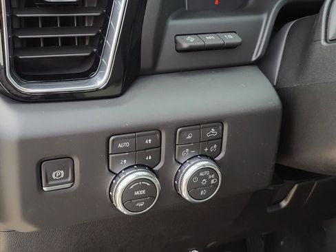 New 2026 GMC Sierra 2500 Denali w/ Denali Reserve Package image 8