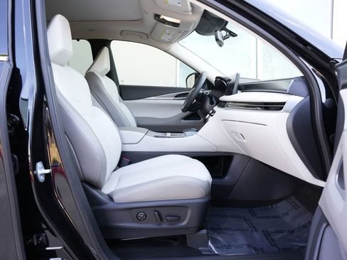 Certified 2026 INFINITI QX60 Luxe w/ Cargo Package image 23