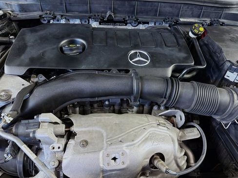 Used 2020 Mercedes-Benz GLB 250 image 35