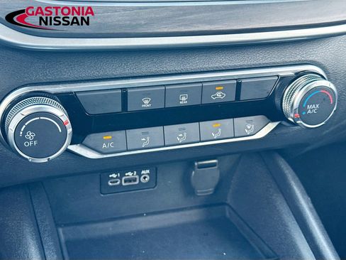 Used 2025 Nissan Altima 2.5 SV FWD image 21