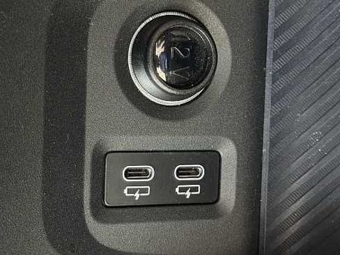 Used 2025 MINI Cooper 2-Door Hardtop FWD image 31