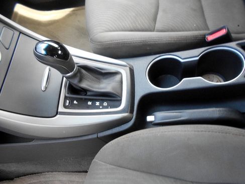 Used 2016 Hyundai Elantra SE image 14