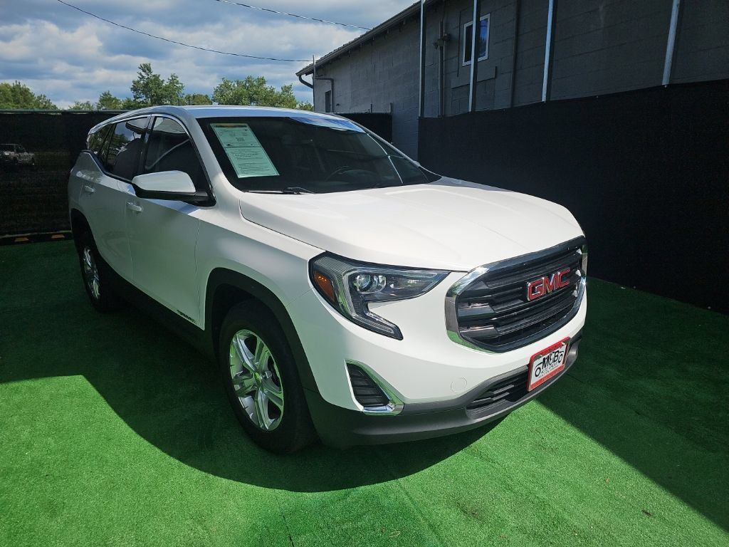 Used 2020 GMC Terrain SLE FWD image 1