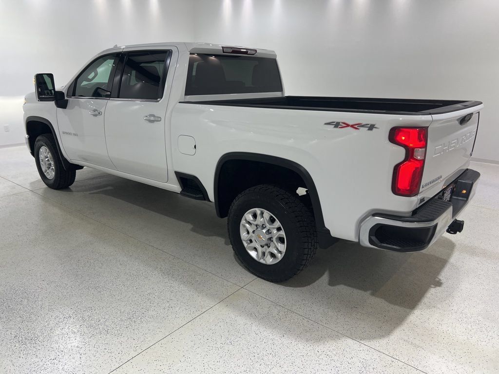Used 2024 Chevrolet Silverado 2500 LTZ AWD/4WD image 3