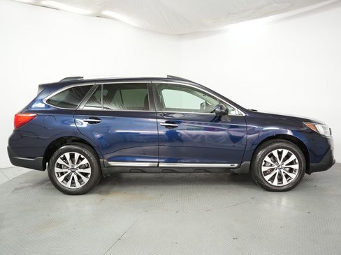 Used 2018 Subaru Outback 2.5i Touring image 5