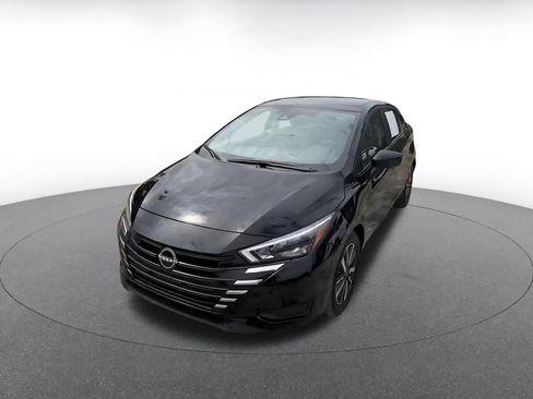 Used 2025 Nissan Versa SV image 7