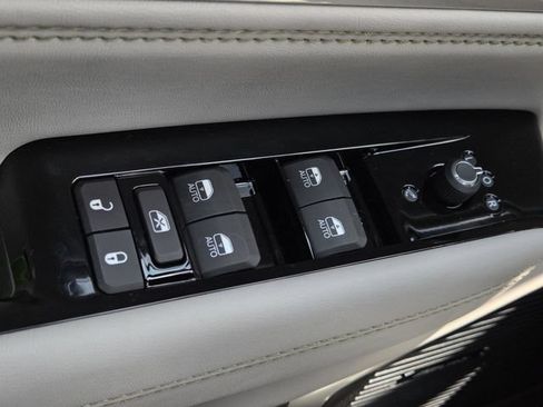 New 2026 Jeep Grand Wagoneer 2WD w/ Premium Group I image 24