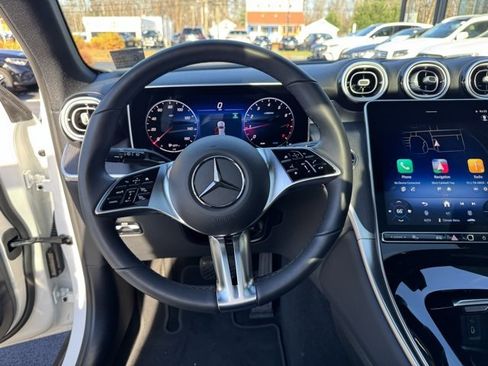 Used 2025 Mercedes-Benz GLC 300 4MATIC image 15