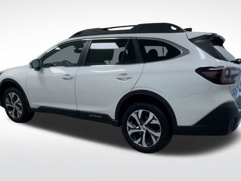 Used 2022 Subaru Outback Limited image 6