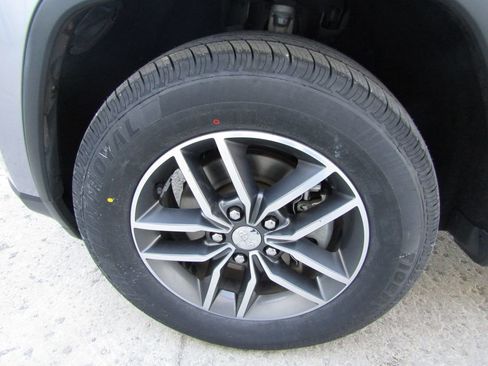 Used 2018 Jeep Grand Cherokee Limited image 29