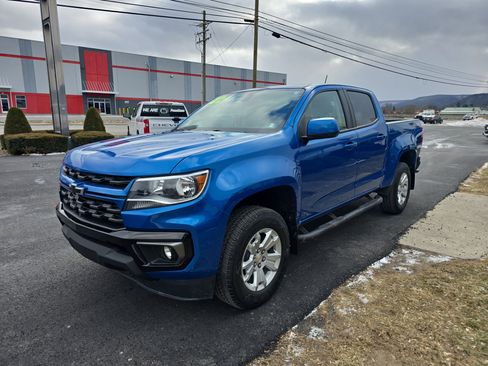 Used 2022 Chevrolet Colorado LT w/ LT Convenience Package image 8