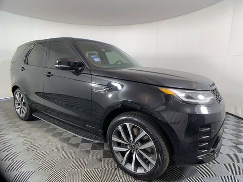 Used 2025 Land Rover Discovery Dynamic SE image 8