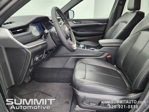 New 2025 Jeep Grand Cherokee Limited w/ Black Appearance Package image 7