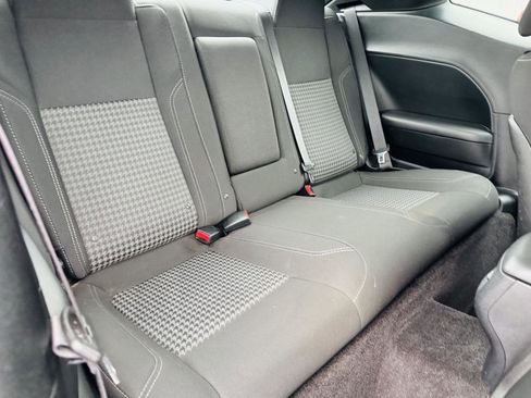 Certified 2016 Dodge Challenger SXT image 20