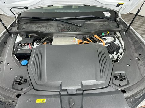 Used 2024 Audi Q8 e-tron Premium Plus AWD/4WD image 32