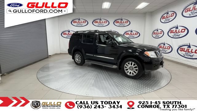 Used 2011 Nissan Pathfinder LE w/ Navigation Pkg AWD/4WD image 2