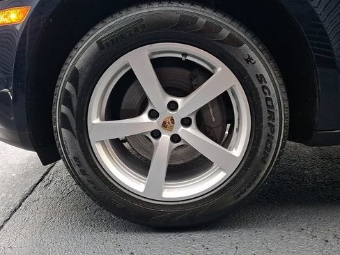 Certified 2019 Porsche Macan AWD/4WD image 15