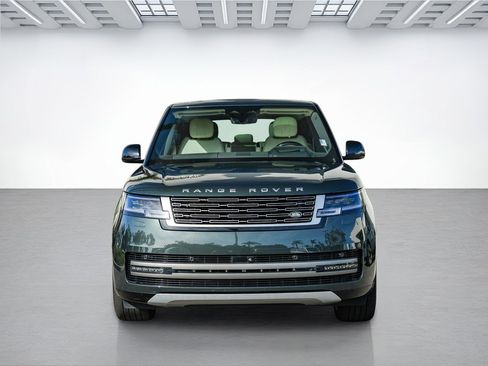 Certified 2025 Land Rover Range Rover SE AWD/4WD image 2