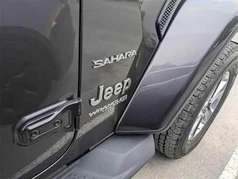 Used 2022 Jeep Wrangler Unlimited Sahara w/ Cold Weather Group image 10