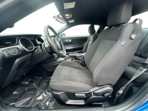 Used 2018 Ford Mustang Coupe image 9